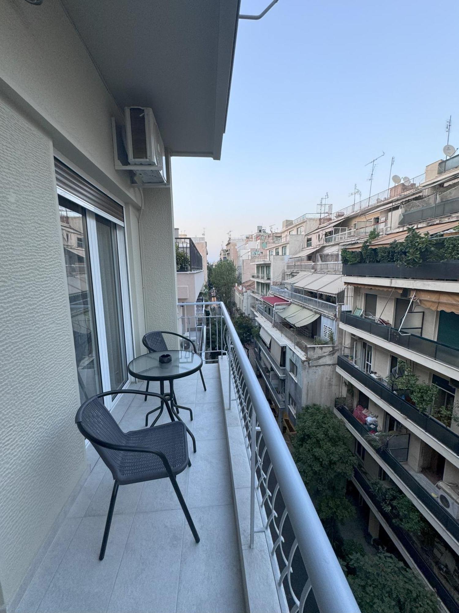 Ntinos Apartment Center Exarcheia أثينا المظهر الخارجي الصورة
